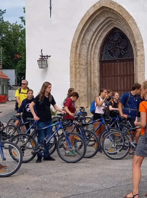 Familien-Fahrradtour durch die Natur in Estland und Lettland mit abwechslungsreichen Landschaften